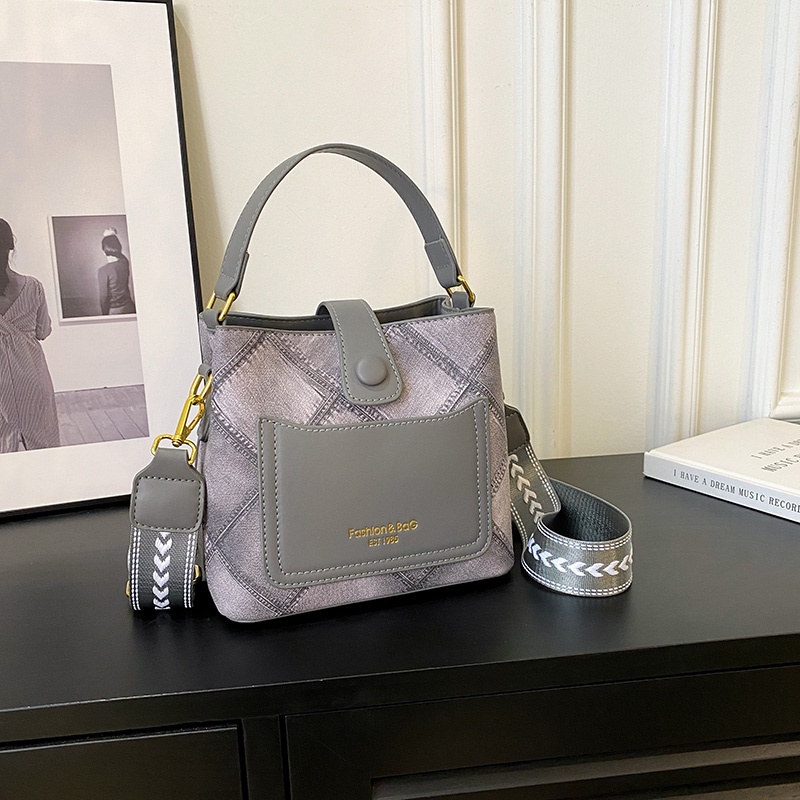 Túi Đeo Chéo Vai Họa Tiết Thêu Thời Trang Sành Điệu Cho Nữ