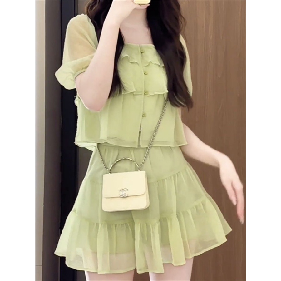 Set Áo Kiểu Cổ Vuông Phối Bèo Và Chân Váy Ngắn Thời Trang Hong Kong Cao Cấp Cho Nữ