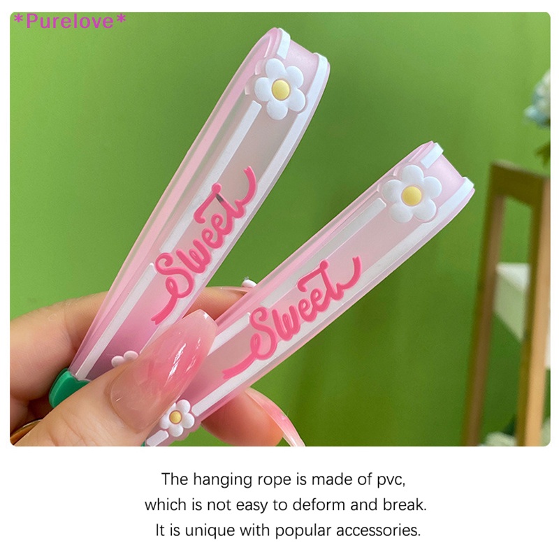 Móc Khóa Bơm Hơi Hình Thỏ Trắng Và Dâu Tây Dễ Thương Mới