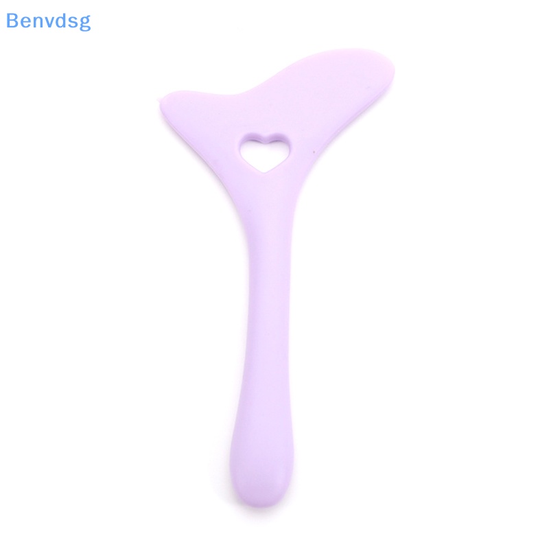 Khuôn Hỗ Trợ Kẻ Mắt Hình Đôi Cánh Độc Đáo Tiện Dụng