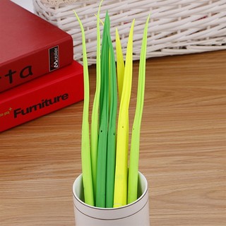 Bút nước gel đen hình cỏ xanh