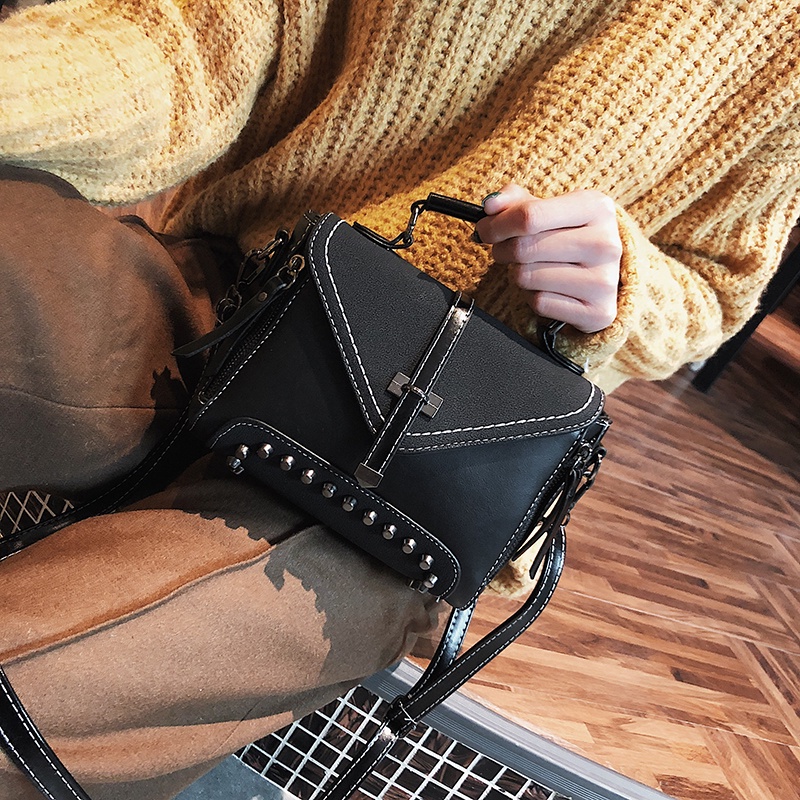 Túi Xách Đeo Vai Đính Đinh Tán Màu Sắc Tương Phản Phong Cách Hàn Quốc Cho Nữ