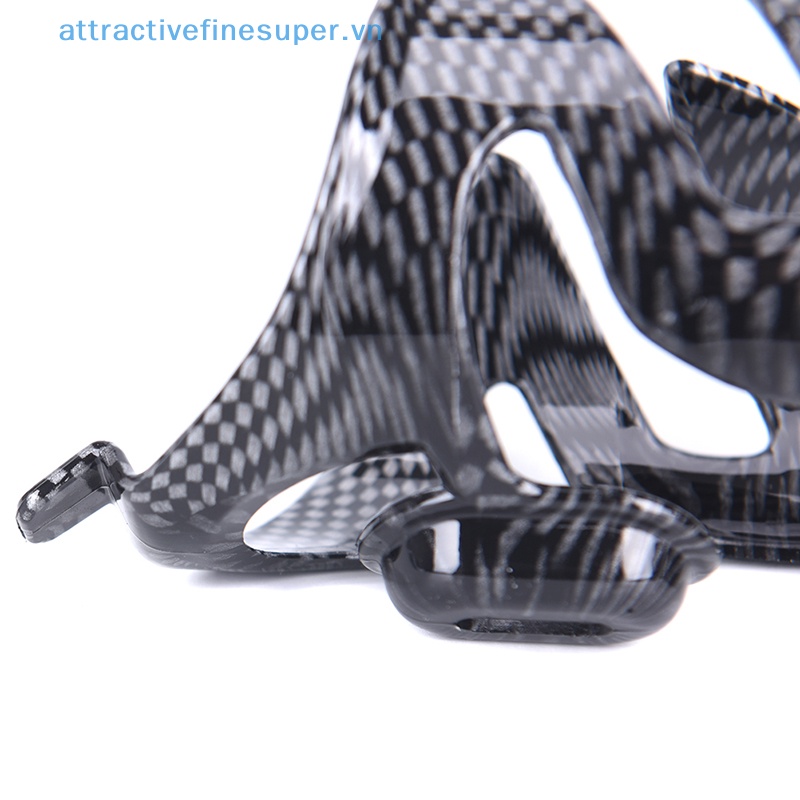 Giá Đỡ Bình Nước Bằng Sợi Carbon Gắn Xe Đạp Tiện Lợi