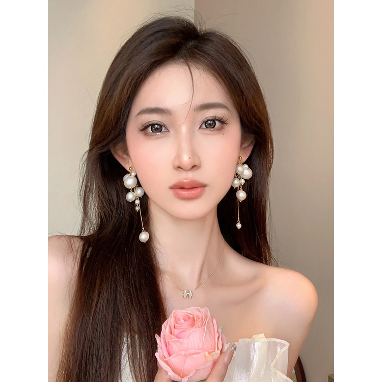 Khuyên Tai Cao Cấp Thiết Kế Mới Đính Ngọc Trai Phối Tua Rua Phong Cách K
