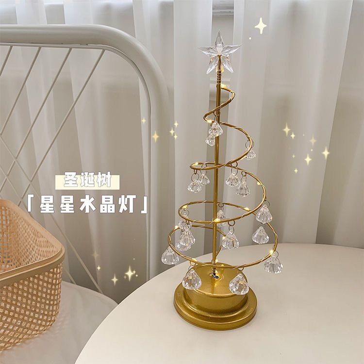 Cây Thông Giáng Sinh Có Đèn Led Độc Đáo