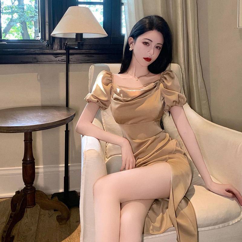 Đầm Dạ Hội Dáng Dài Cổ Vuông Tay Phồng Xẻ Tà Màu Rượu Champagne Cao Cấp Phong Cách Pháp Sang Trọng Dành Cho Nữ