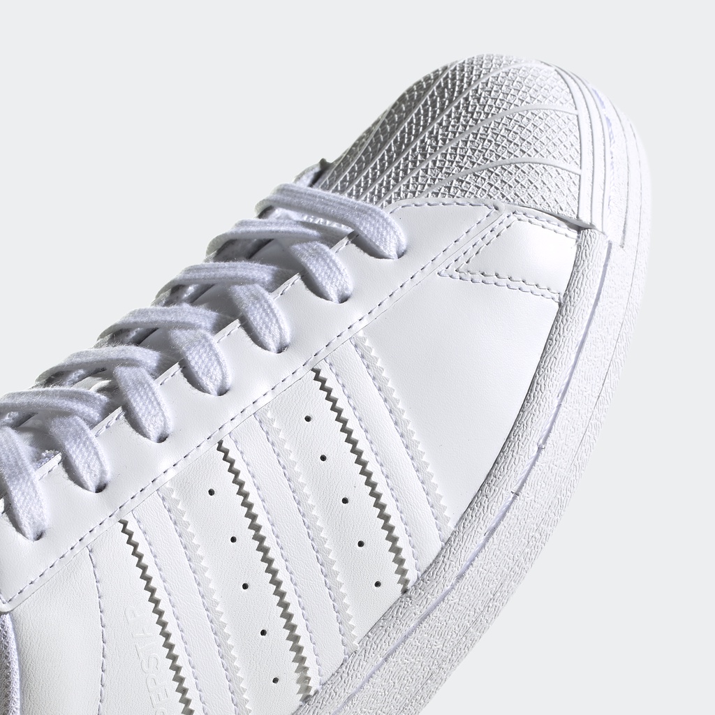 Adidas Phong cách sống Giày Superstar Unisex trắng EG4960