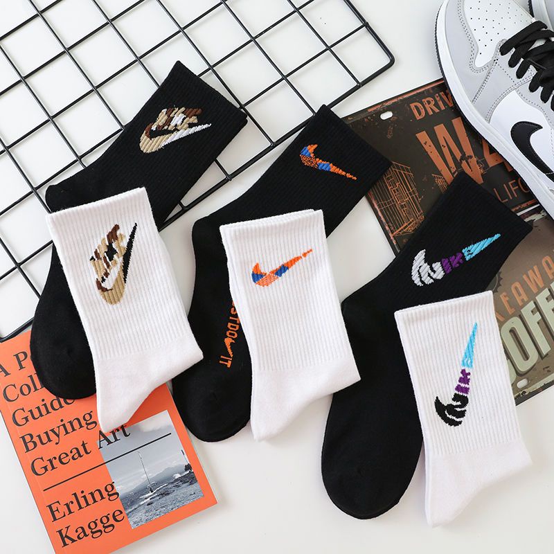 Tất Thể Thao Dài Thời Trang