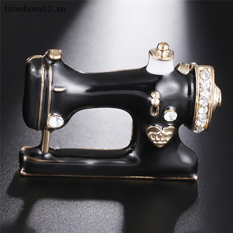 Ghim Cài Áo Hình Máy May Tráng Men Màu Đen Độc Đáo