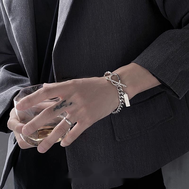 Ti-steel OT Vòng Tay Khóa Cài Nhẹ Nhàng Thiết Kế Nhỏ Nhắn Phong Cách retro Đường Phố Đơn Giản Cho Nam Và Nữ