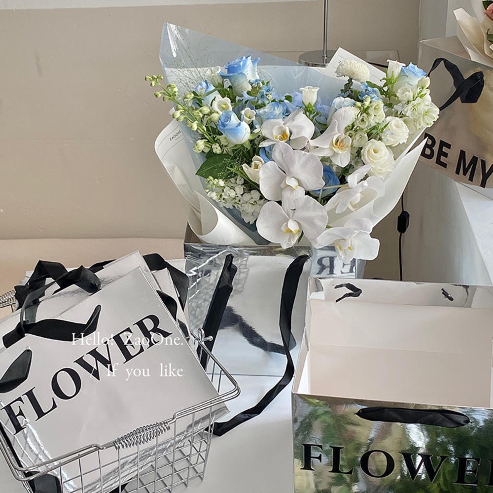 Túi Đựng Quà Hoa Màu Bạc Có Tay Cầm Nhỏ Gọn Cho Ngày Nhà Giáo