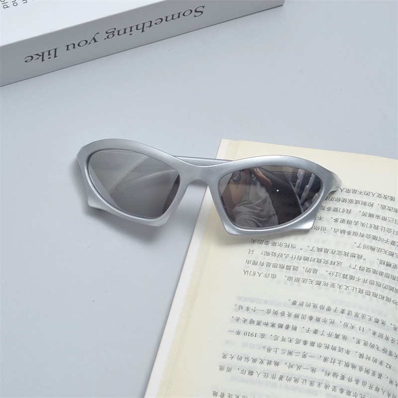 Kính Mát Phong Cách Punk Âu Mỹ Cổ Điển Cá Tính Dùng Làm Đạo Cụ Chụp Ảnh Đường Phố Cho Nam Và Nữ