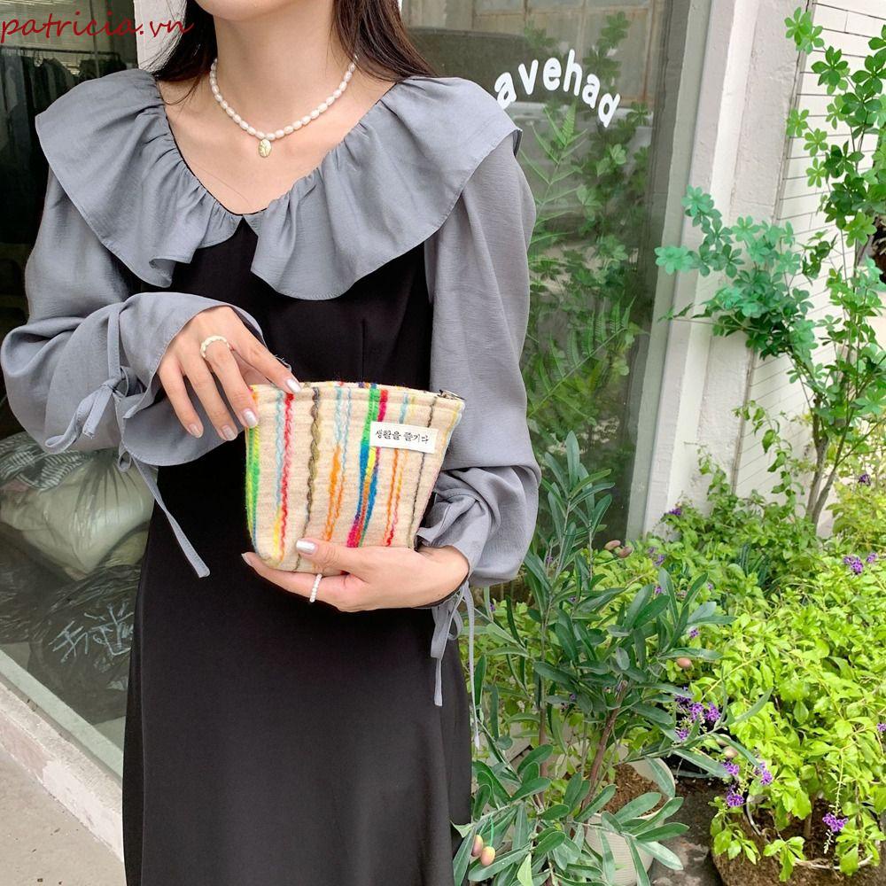 Túi Đựng Mỹ Phẩm Có Khóa Kéo Họa Tiết Kẻ Sọc Màu Tương Phản Dễ Thương Cho Bạn Gái