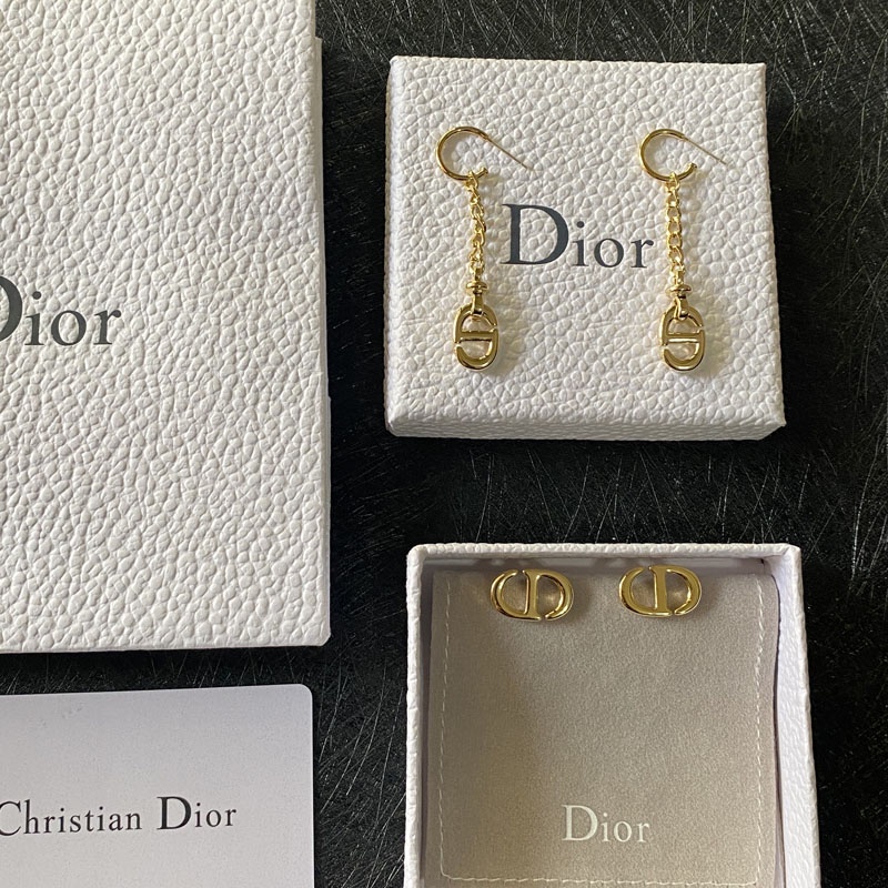 Bông Tai Dior Bằng Thép Titan In Chữ Thời Trang Sang Trọng Cho Nữ