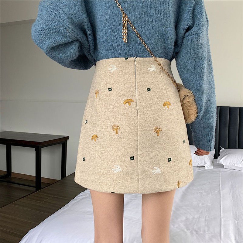 2023 New High Waist Slim Black Half body Embroidered Wrapped Hip Skirt Short Skirt