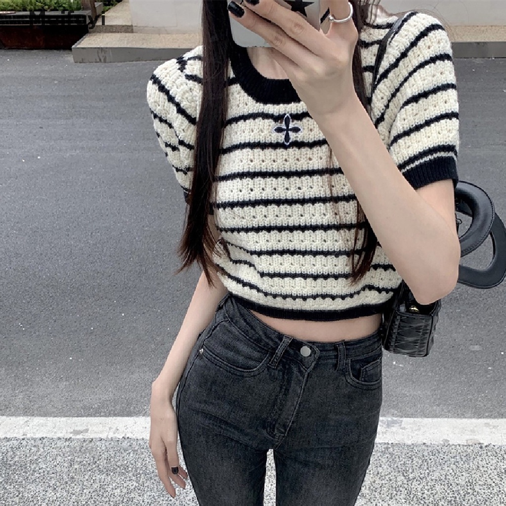 Áo Croptop Dệt Kim Ngắn Tay Cổ Tròn Họa Tiết Kẻ Sọc Phong Cách Retro