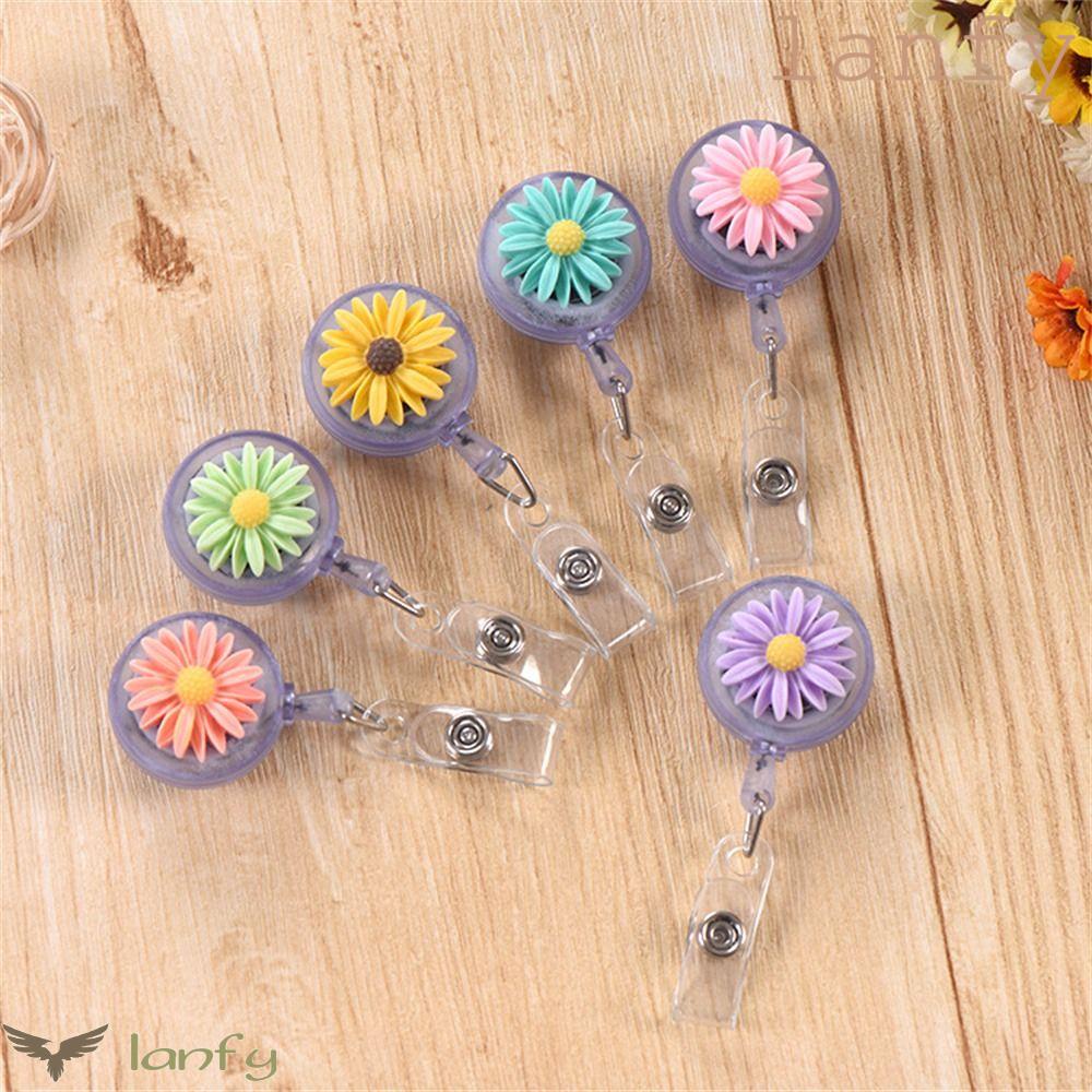 Kẹp Giữ Thẻ Tên Bằng Nhựa Resin Hình Hoa Cúc Dễ Thương Có Thể Thu Gọn