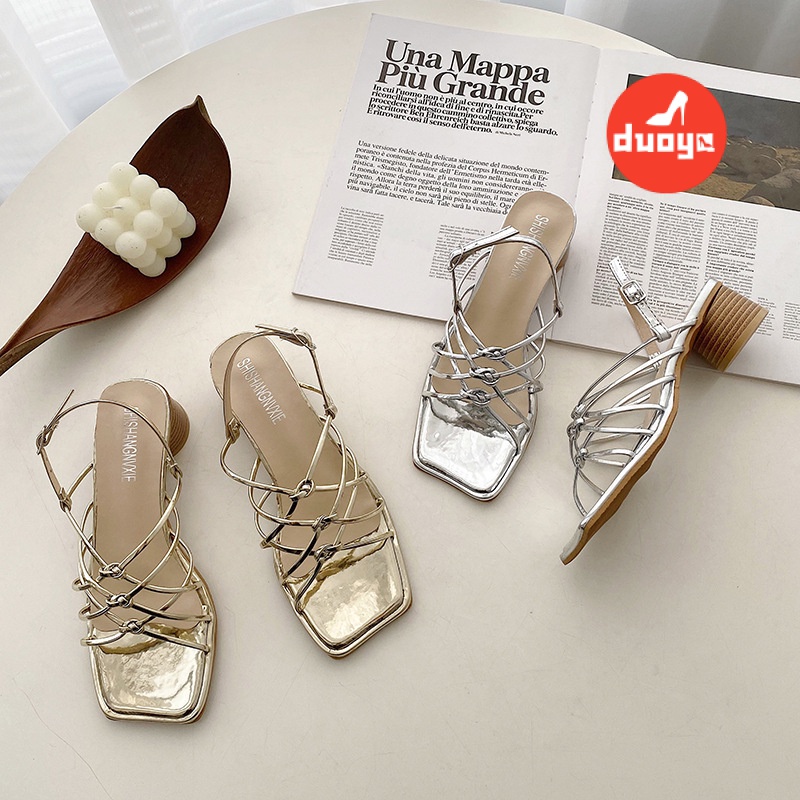 Giày Xăng Đan Thể Thao Gót Cao Dày Dặn Chống Trượt Đính Đá Phối Khóa Gài Màu Bạc Thời Trang Mùa Hè 2022 Cho Nữ