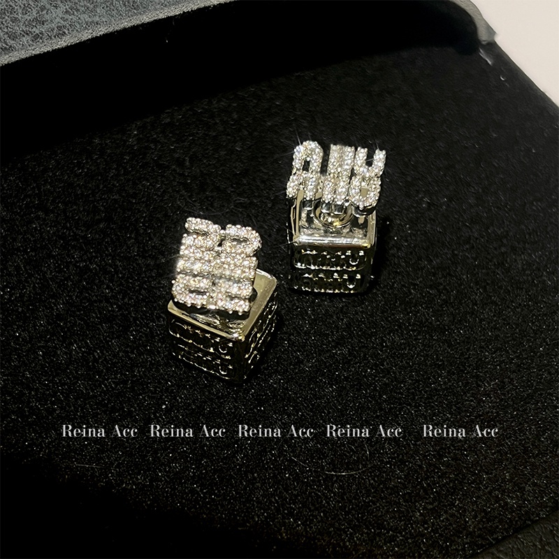 Khuyên Tai Hình Khối Lập Phương In Chữ Miu Thời Trang Cho Nữ