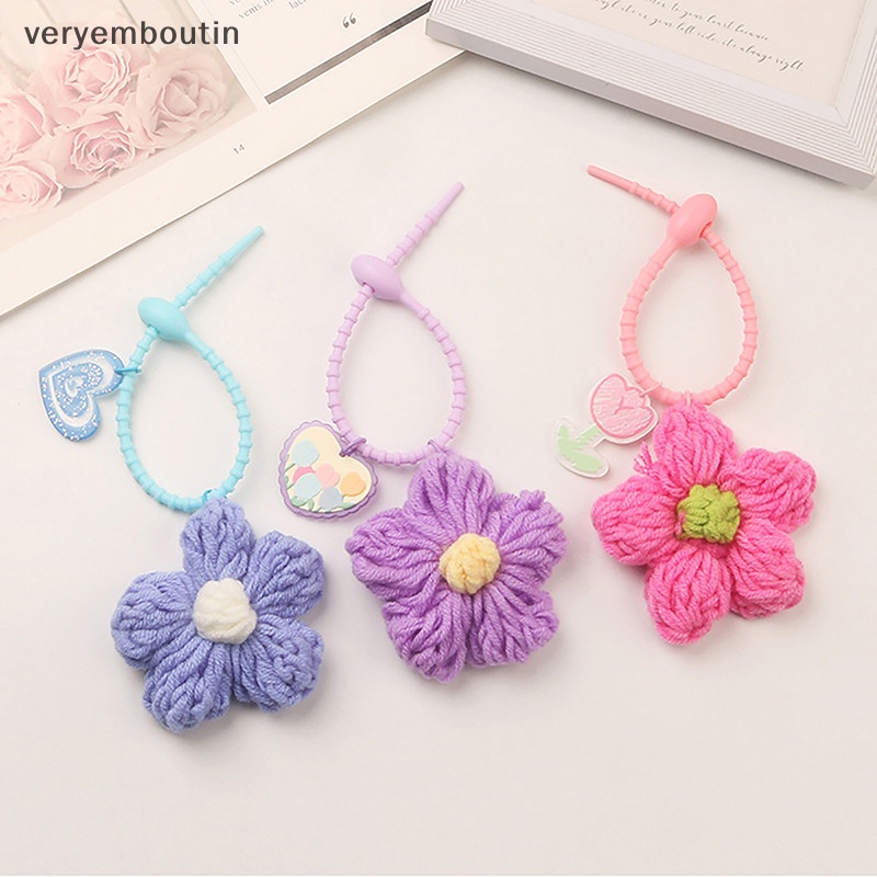Móc Khóa Đan Len Hình Hoa Nhiều Màu Sắc Sáng Tạo Dễ Thương
