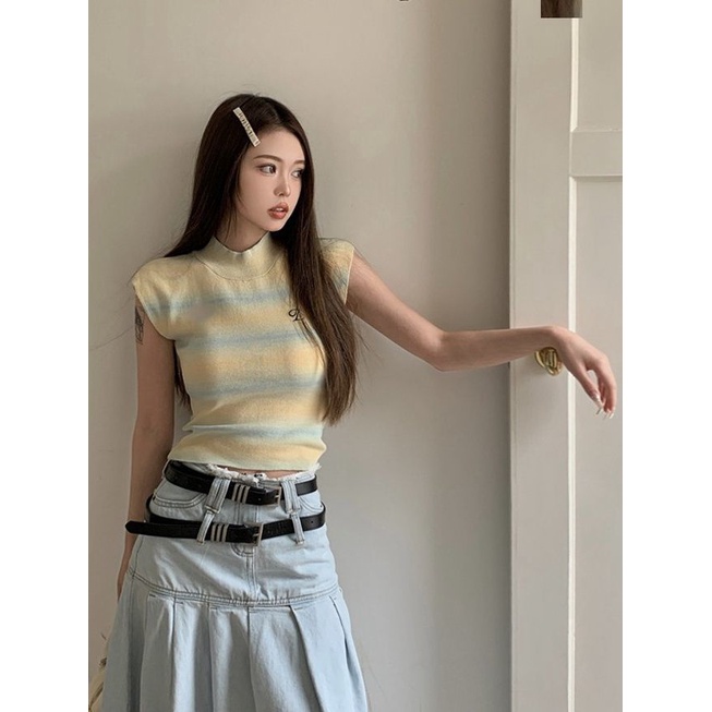 [F &amp; X] Áo Thun Raglan Dệt Kim Tay Lửng Cổ Cao Vừa Vặn Thêu logo Spicy Kẻ Sọc Nhiều Màu Sắc Ngọt Ngào