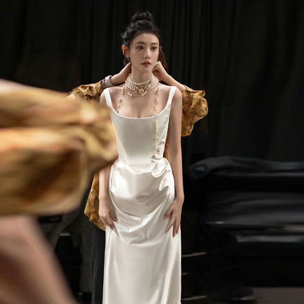 Satin Suspender Cô dâu Váy bánh mì nướng màu đỏ Thiết kế đơn giản Đuôi cá Nhỏ hàng ngày Cảm ơn bạn Đính hôn Váy dạ hội