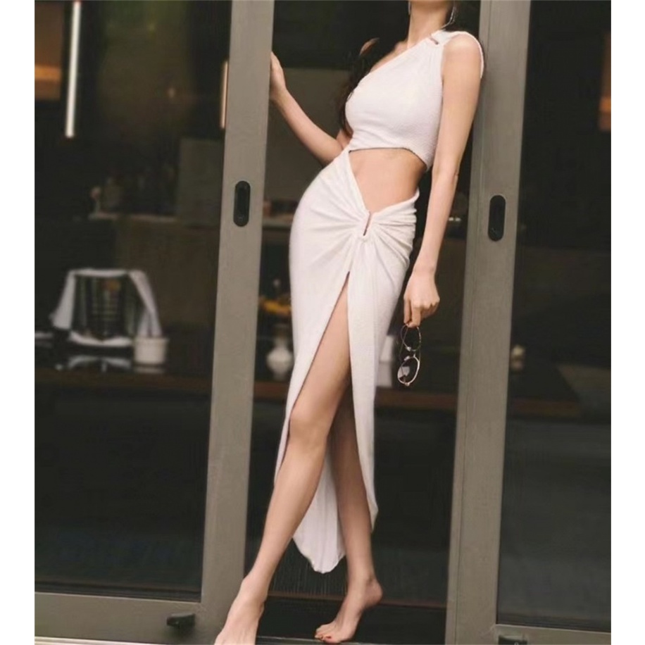 Đầm Lệch Vai Màu Trơn Phong Cách Kỳ Nghỉ