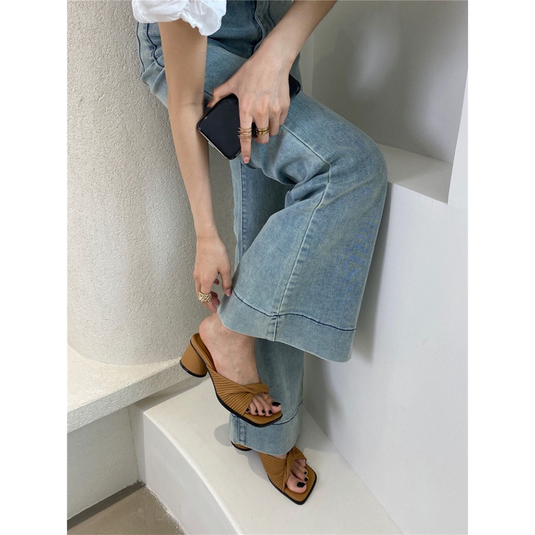 Sandal Nữ Đế Dày Mũi Vuông Phong Cách Mới Mùa Hè 2023