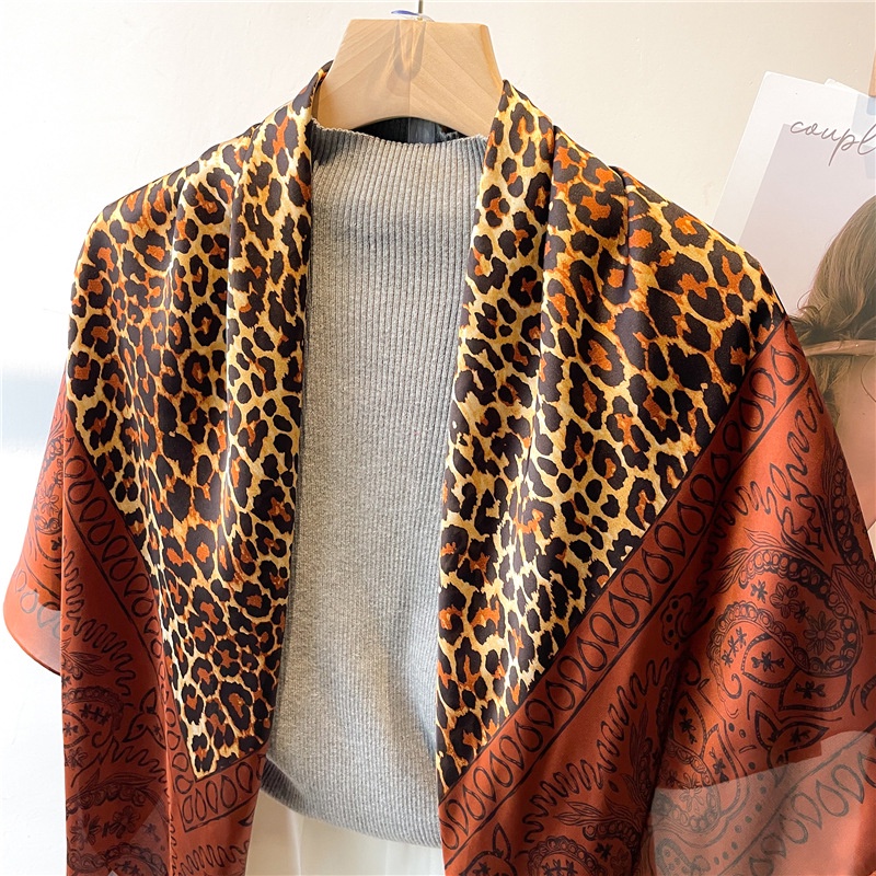 Khăn Quàng Cổ Chống Nắng Mùa Hè Bằng Lụa Satin Kích Thước Lớn 110cm In Họa Tiết Da Báo Cho Nữ