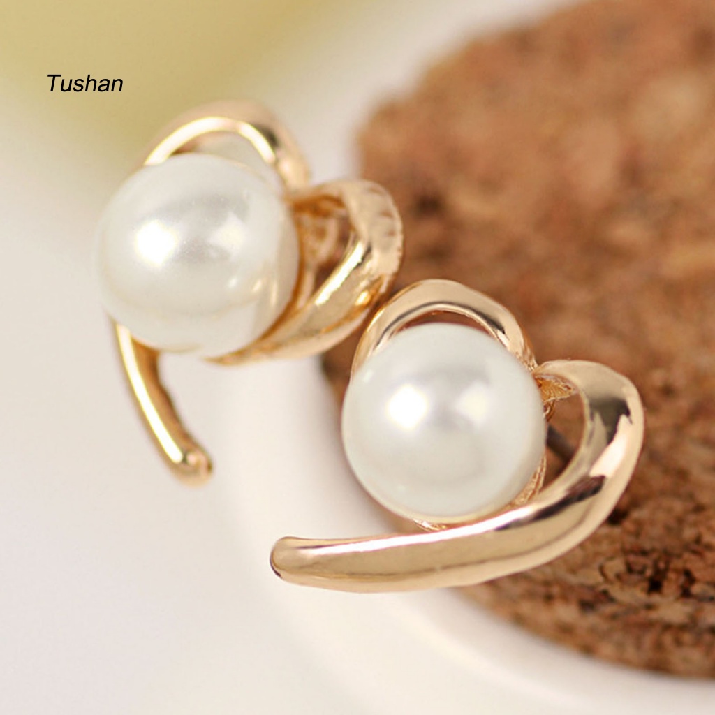 1 Đôi Bông Tai Hình Trái Tim Đính Ngọc Trai Giả Bằng Hợp Kim Dễ Phối Đồ Thời Trang