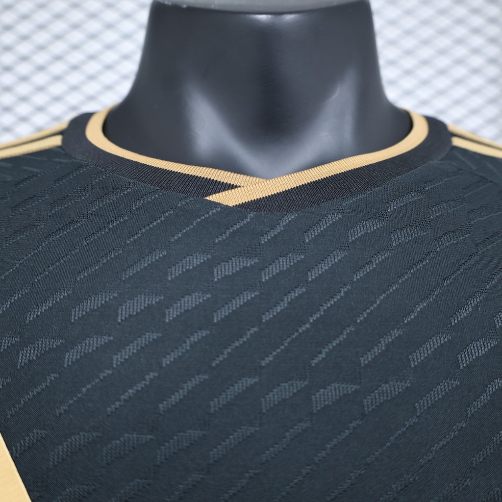 Áo Thun Bóng Đá Tay Ngắn Real Madrid 2324