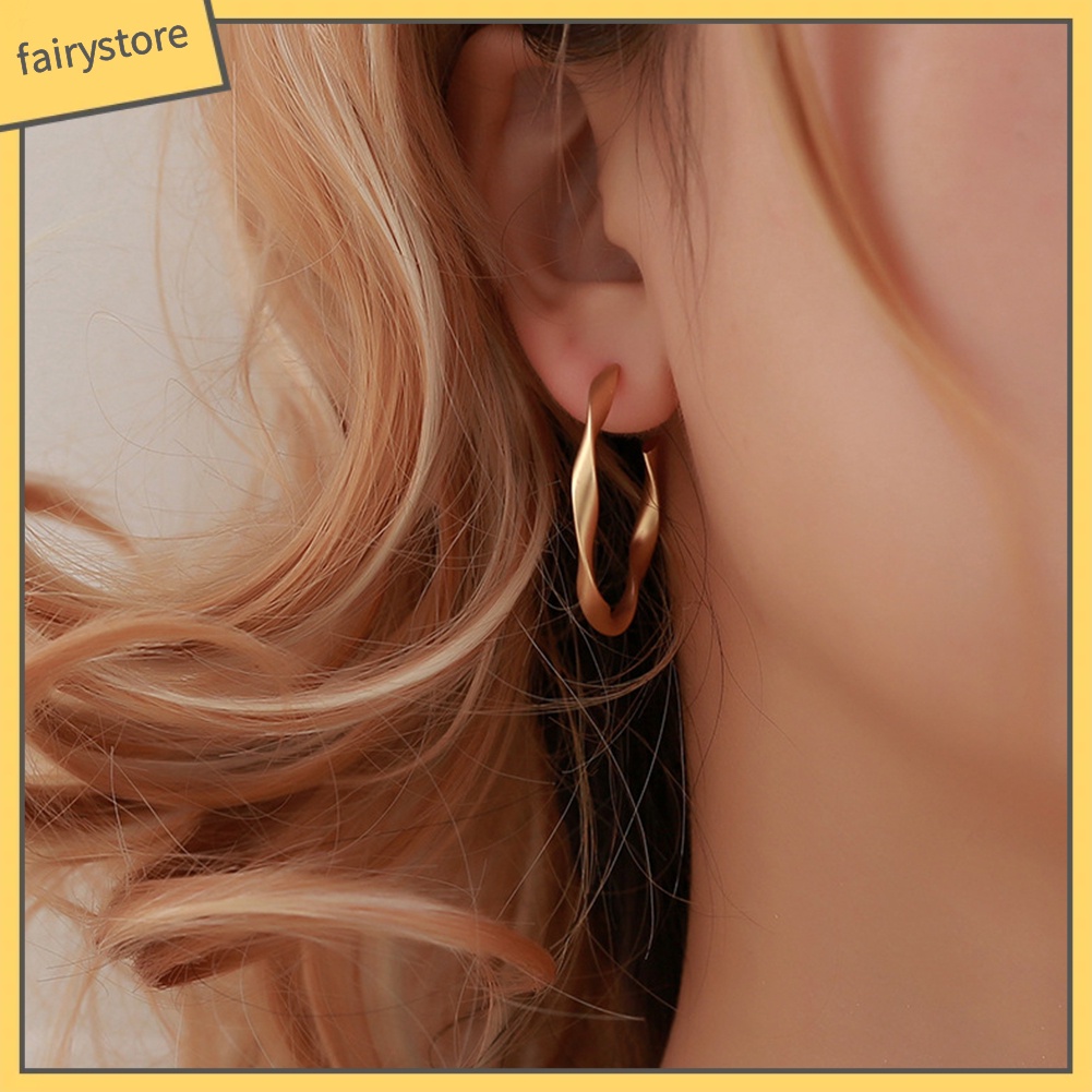 Set 2 Đôi Bông Tai Dạng Vòng Tròn Thời Trang Dành Cho Nữ