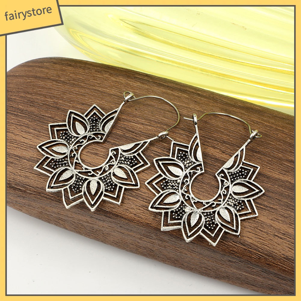 Bông Tai Hình Hoa Rỗng Phong Cách Vintage Thời Trang Cho Nữ