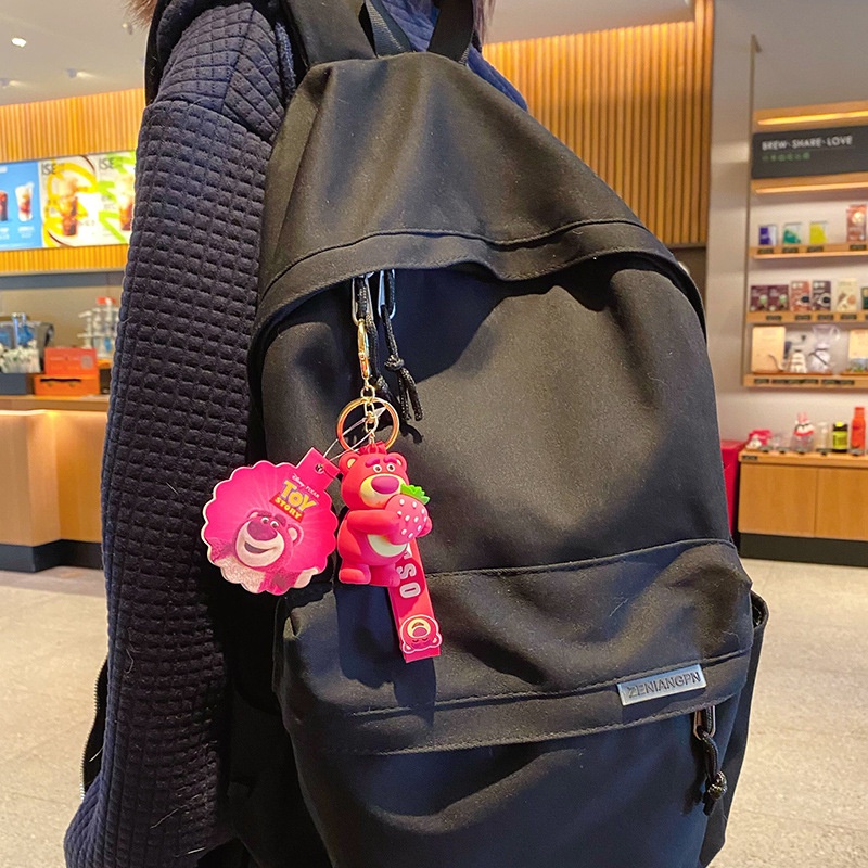 Móc Khóa Hình Chú Gấu Và Dâu Tây Hoạt Hình Đáng Yêu