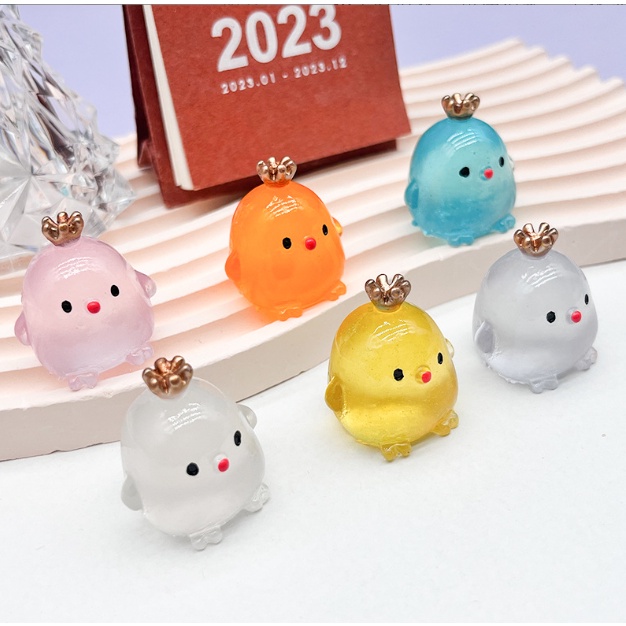 Charm gà vương miện dạ quang phát sáng decor nhà búp bê, DIY