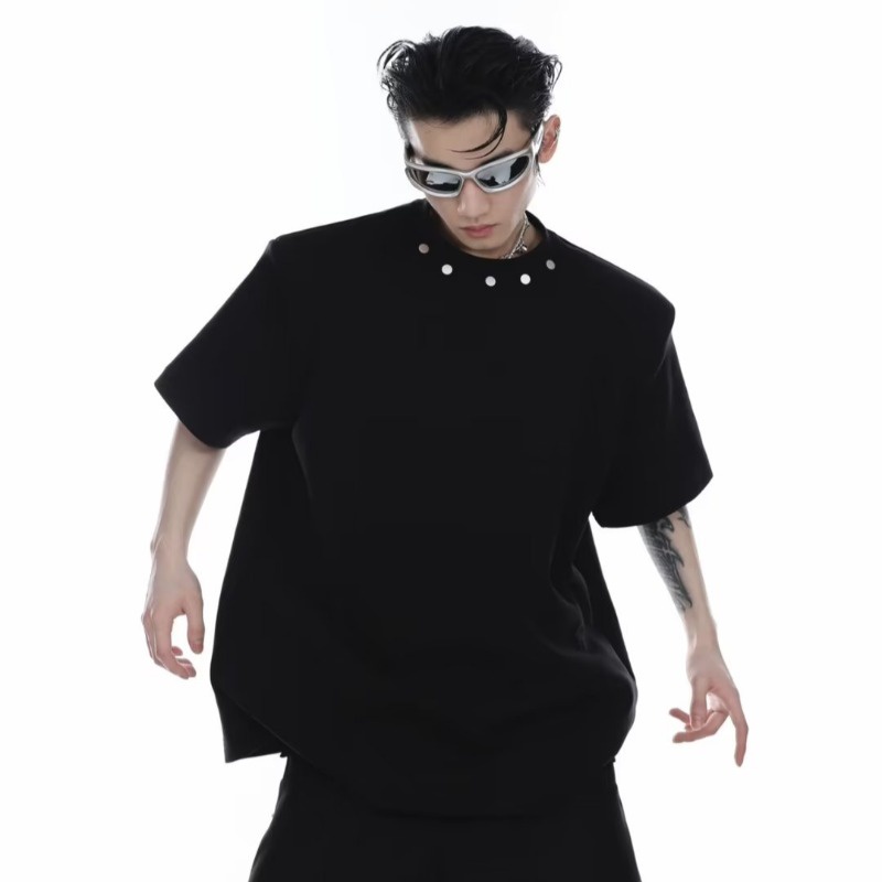 Áo Thun Vòng Cổ Đính Đá Áo Nam Tay Ngắn Có Đệm Vai Và Dây Đeo Cổ Phong Cách Đường Phố Đơn Giản Dễ Phối Đồ ÁO Thun Hot VảI DàY ÁO PhôNg Nam Unisex