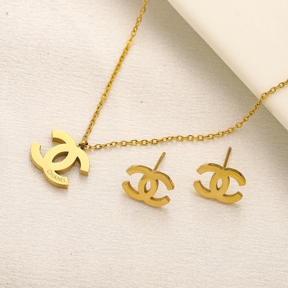 Bông Tai Bằng Thép Titan Hình Chữ Thời Trang Cho Nữ