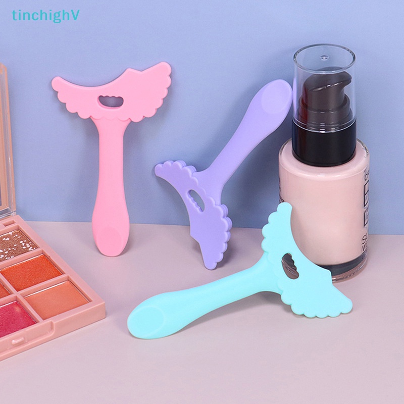 Khuôn Hỗ Trợ Kẻ Mắt Hình Đôi Cánh Độc Đáo Tiện Dụng