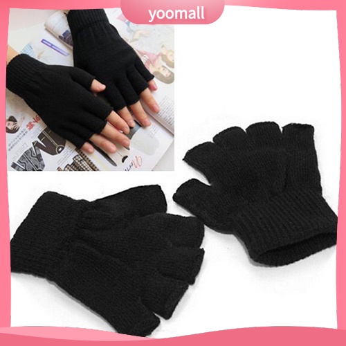 1 Đôi Găng Tay Hở Ngón Giữ Ấm Mùa Đông Màu Đen