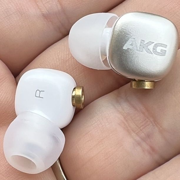 Tai Nghe Nhét Tai ddsfh300 mmcx Có Ba Tông Màu Chất Lượng Cao