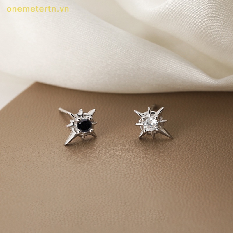 1 Đôi Bông Tai Đính Đá Zircon Hình Ngôi Sao Màu Trắng Đen Phong Cách Hip hop Thời Trang Cho Cặp Đôi
