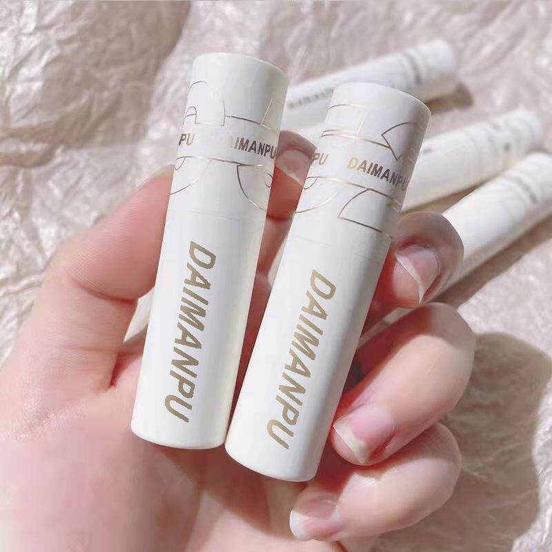 Trang điểm môi Son bùn, nhung, lì, son dễ lên màu, lâu trôi và không gây bết dính son môi