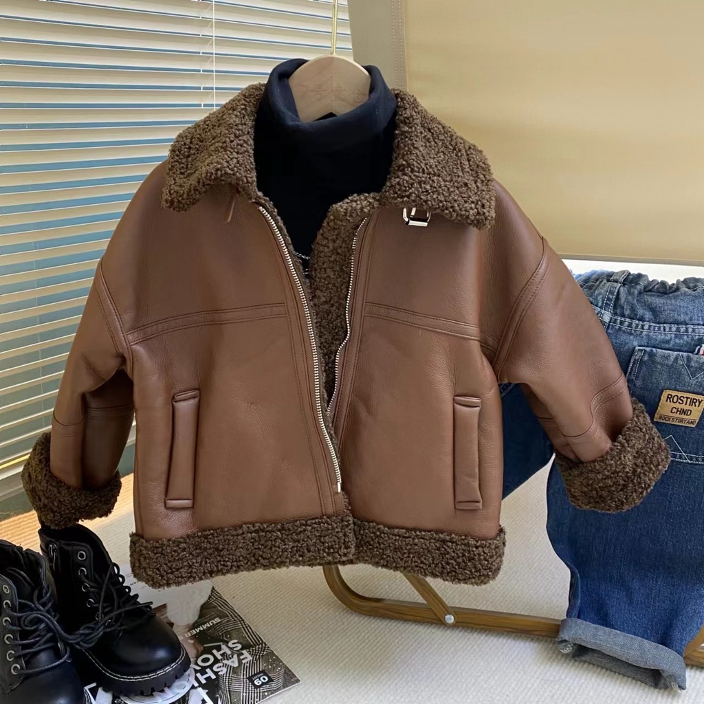 2023 phong cách mới áo khoác da bé trai mùa thu đông áo khoác trẻ em áo khoác lông cừu mát mẻ all-match ve áo