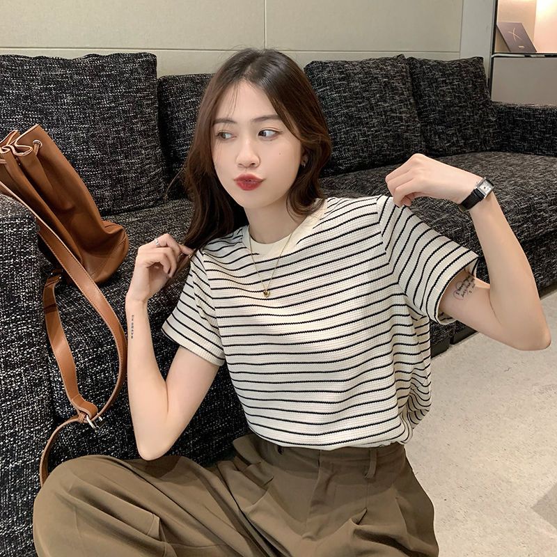 Áo Thun Tay Ngắn Cổ Tròn Họa Tiết Kẻ Sọc Thời Trang Mùa Hè Hàn Quốc Mới Cho Nữ