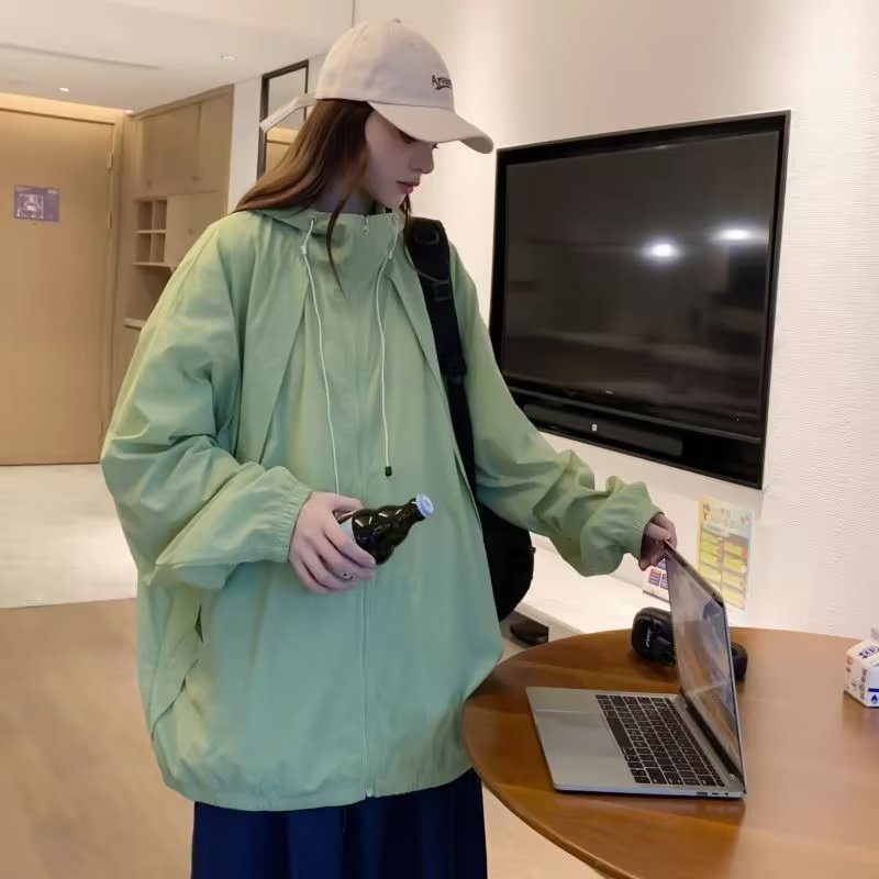 Áo Khoác Gió Có Mũ Trùm Phối Khóa Kéo Phong Cách Mới Cho Nam