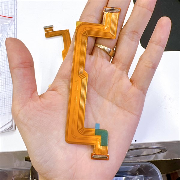 Cáp nối màn hình Xiaomi Mi 11T 5G xem kỹ tránh nhầm lẫn như hình.