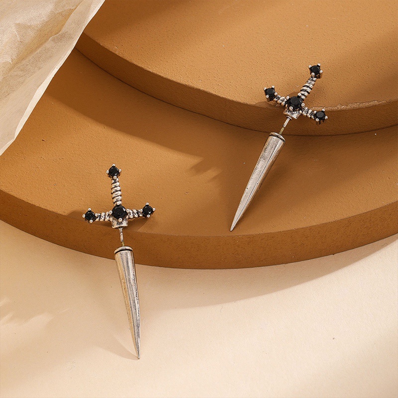 Khuyên Tai Đính Đá Phong Cách Gothic Punk Cổ Điển