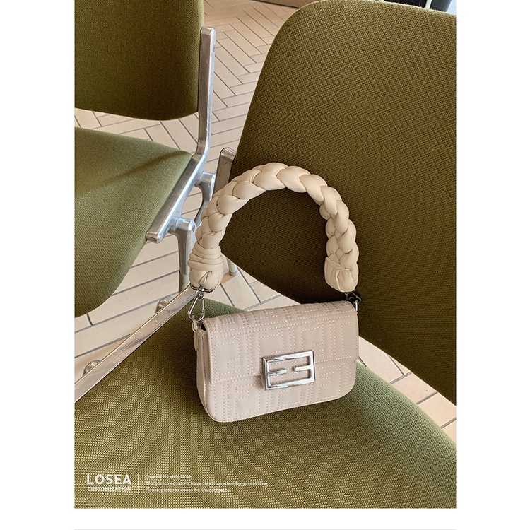Niche Túi Đeo Vai / Kẹp Nách Dáng Vuông Nhỏ Thêu Họa Tiết Tinh Tế Phong Cách Mới 2023 Cho Nữ