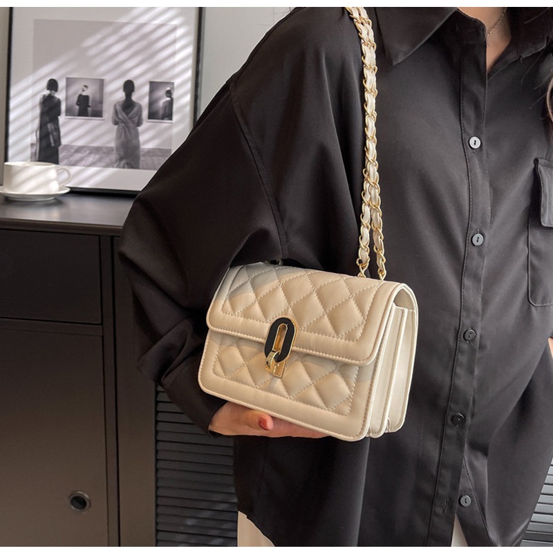 Túi xách nữ đeo chéo thời trang HOKOBI giá rẻ thiết kế khoá móc đen sang chảnh TDC148