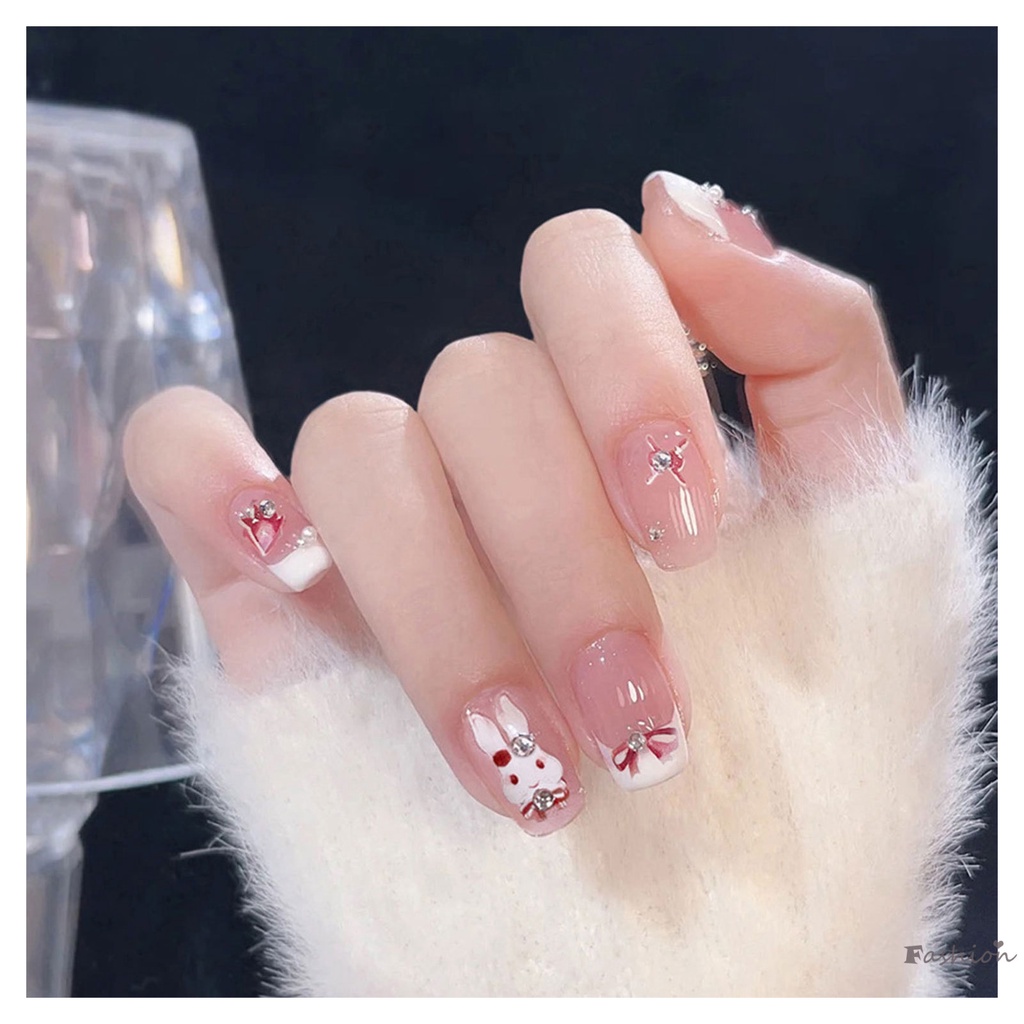 Bộ Móng Tay Thỏ Màu Hồng Trong Mờ Kết Cấu Mịn Màng Và Không Bong Tróc